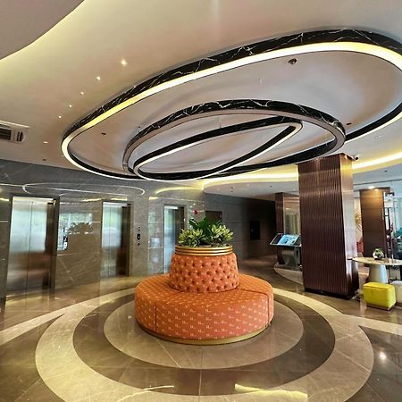 Отель Hayat Sky Towers Себу Экстерьер фото